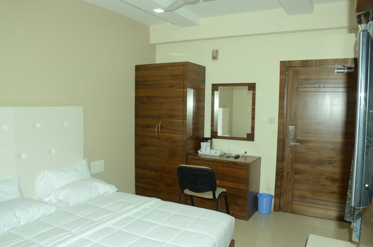 Blue Bay Resort 普里 外观 照片